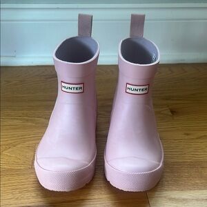 Hunter Pink Rain & Snow Boots Ankle Height, BK Play Boot